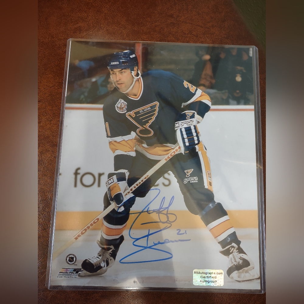 JEFF BROWN ST. LOUIS BLUES Autographed 8 x 10 Photo RSA certified